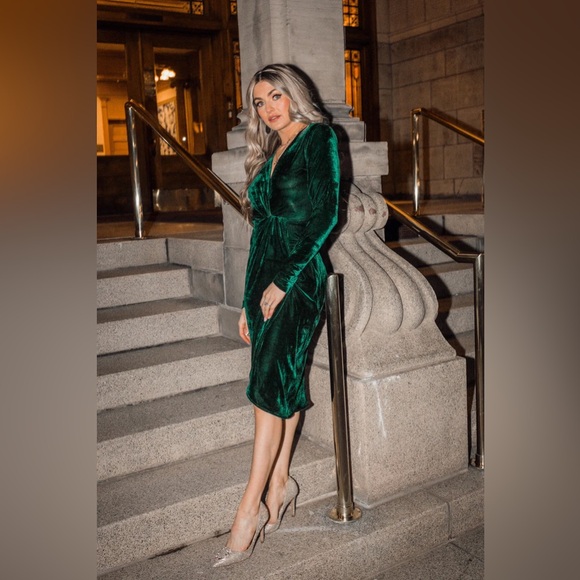 ❌SOLD❌Ivy City Co NWT Rylee Dress in Emerald size XX Large - Picture 1 of 5